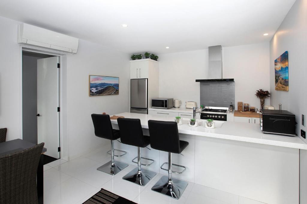 Cashmere Heights room 5